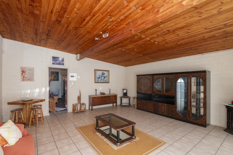 2 Bedroom Property for Sale in Skiathos Western Cape